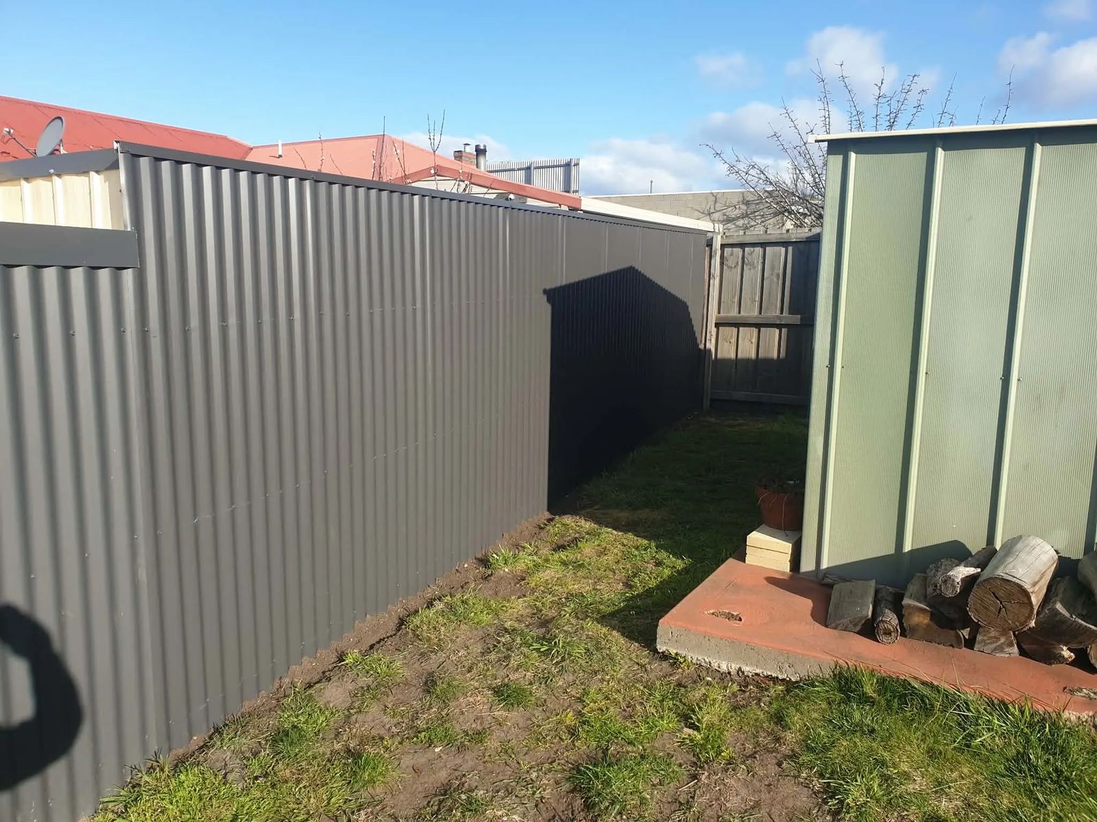 Colorbond boundary fence built by B.W. Contracting